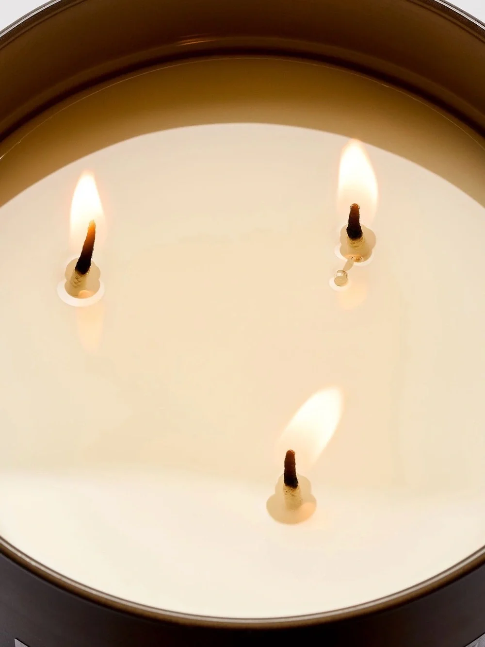 White Barn 3-Wick Book Loft Candle 14.5 oz - Picture 4 of 4